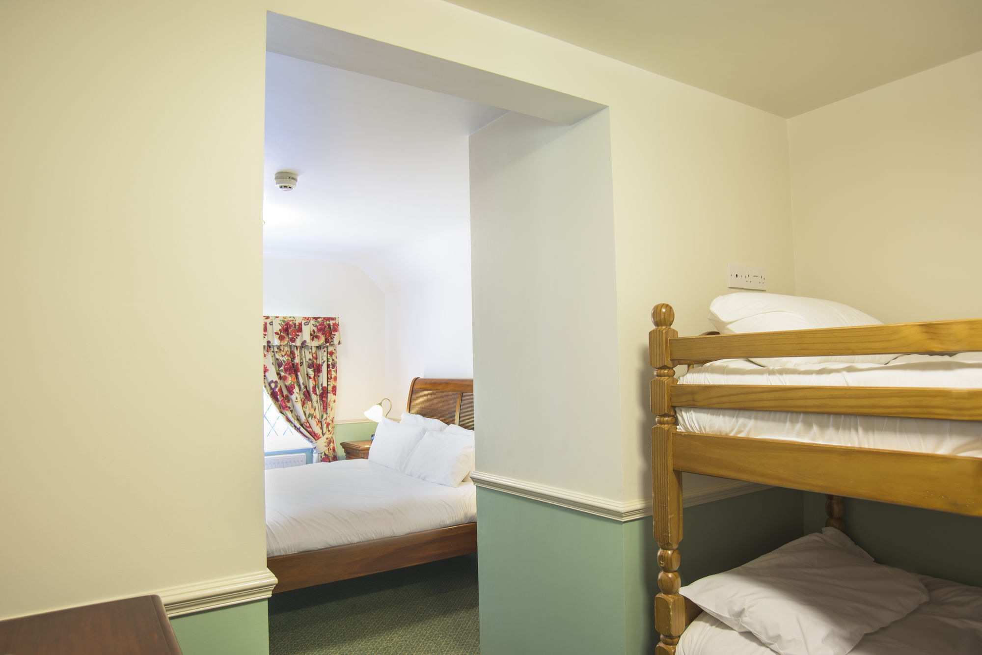 Newby Bridge Hotel Bagian luar foto
